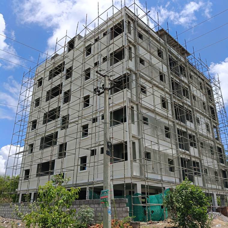 Apartment block, plastering stage